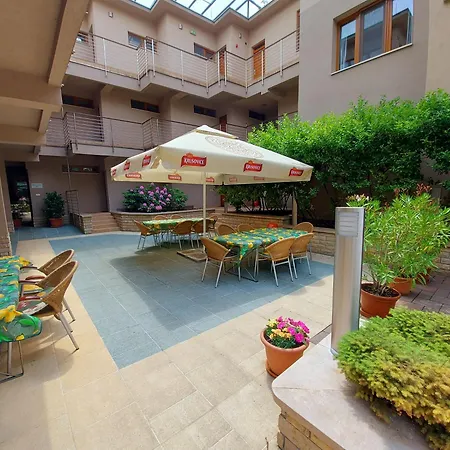 Pax 3* Balatonalmádi