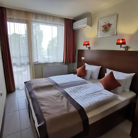 Pax Hotel 3*