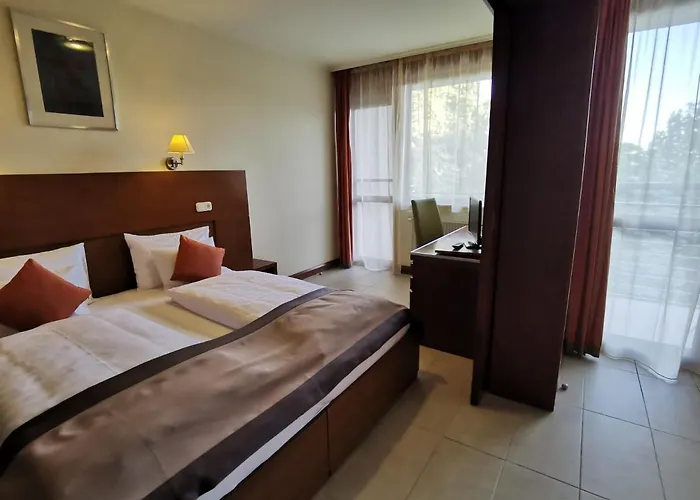 Hotel Pax Balatonalmádi