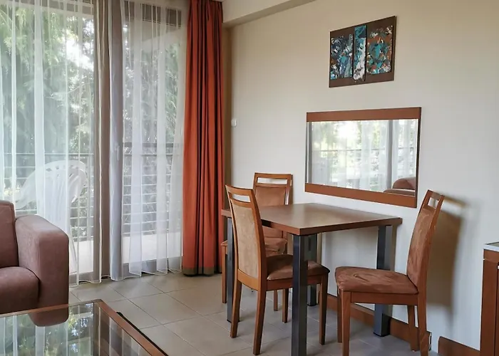 Hotell Pax Balatonalmádi