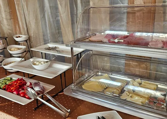 Hotell Pax Balatonalmádi