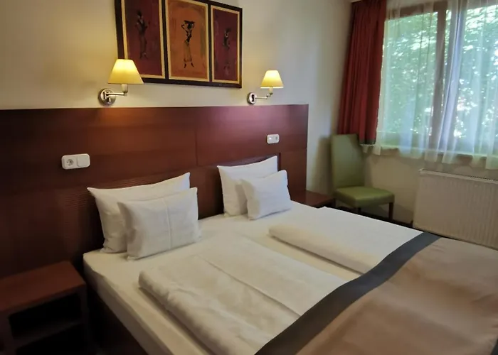 Pax Hotell Balatonalmádi