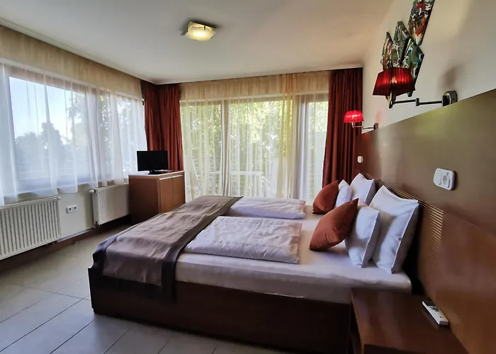 Pax 3* Balatonalmádi