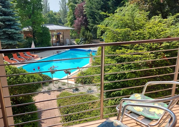 Pax Hotell Balatonalmádi