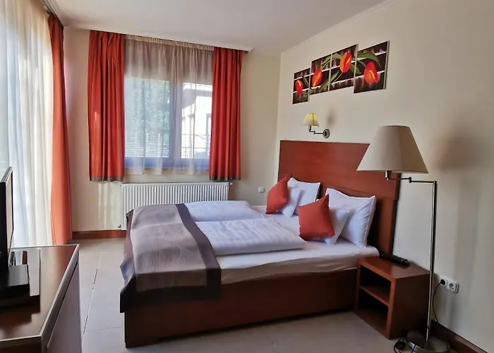 Pax 3* Balatonalmádi